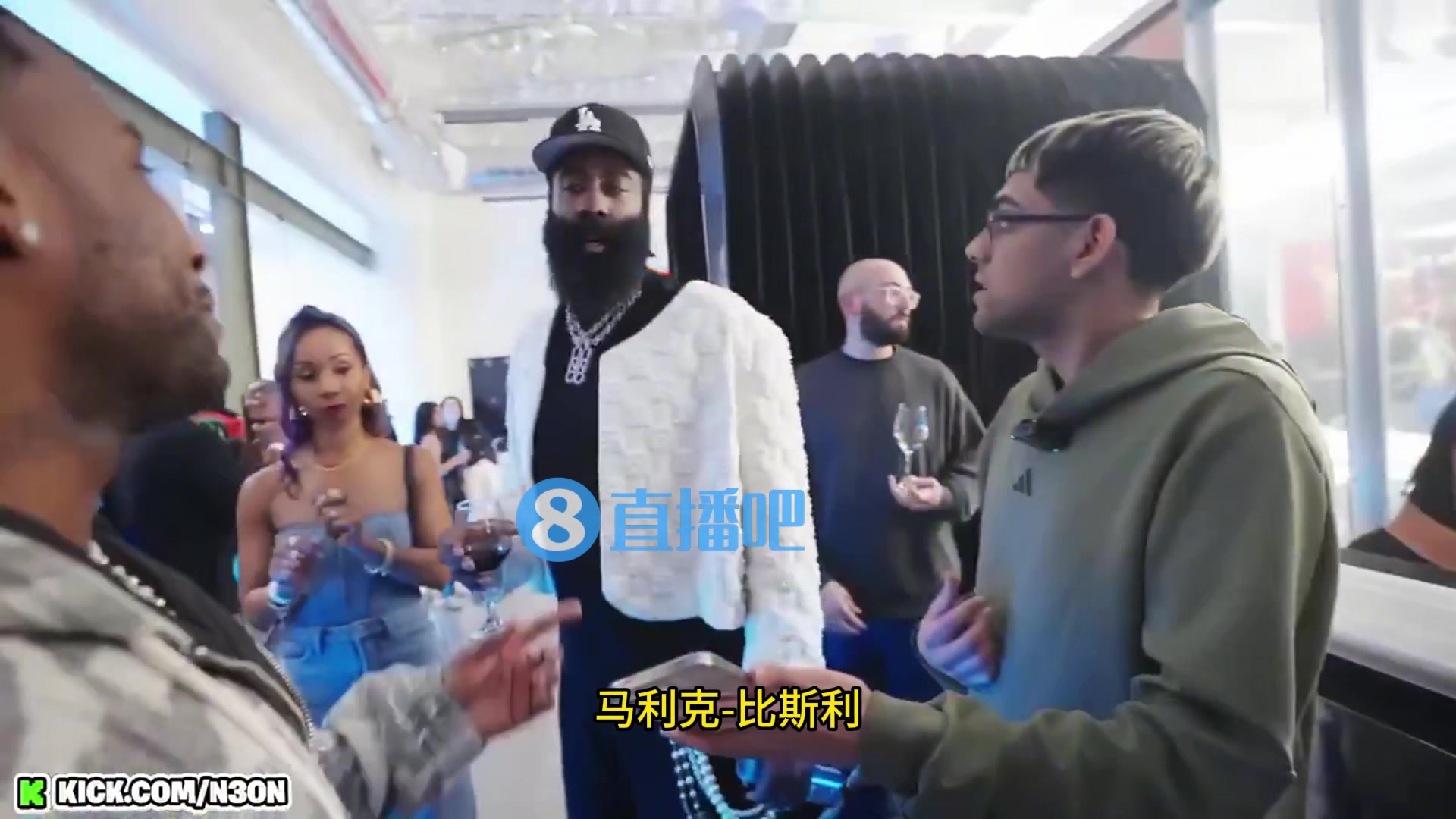 活塞比斯利說你很容易防守！哈登：我在他頭上拿了50分回應(yīng)他