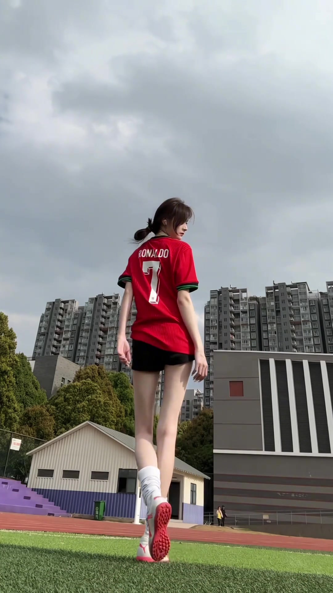 “只要你喜歡C羅，我們就是好朋友~”那我們談個(gè)戀愛(ài)吧