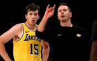 NBA西區(qū)最新排名！金船勇士領(lǐng)跑，湖人跌至第8，狼熊爭季后賽席位。