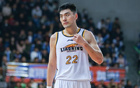 李曉旭早退，僅戰(zhàn)27分鐘得4分4板，6犯失誤三分全失。