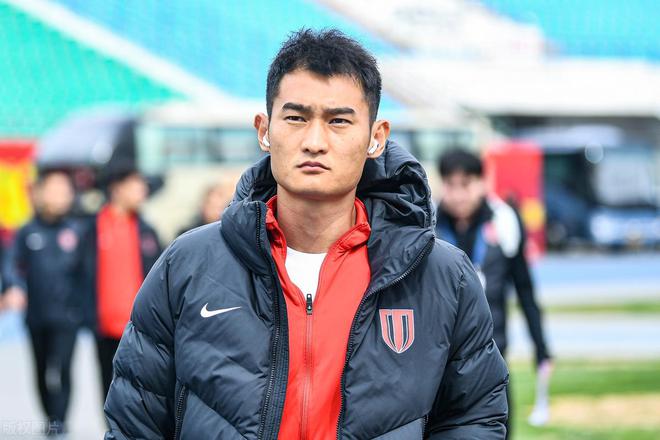 成都新援32歲遇挫，11場(chǎng)僅首發(fā)1次，國(guó)腳曾一戰(zhàn)亞冠成名。