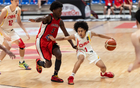 中國男籃新星崛起，國青首秀19+3，混血17歲，場內(nèi)勝8分！真香！