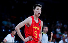 郇斯楠表現(xiàn)亮眼，12中8得16分5板，送出6大帽！